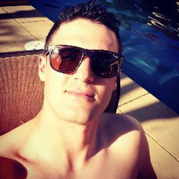 Profile Picture of Max Valdes (@maxvaldes25) on Poshmark