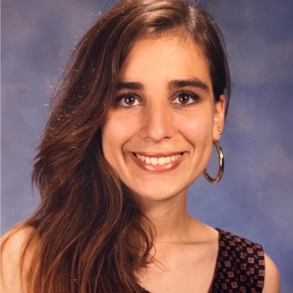 Profile Picture of Lillian Dyer (@lilipenadyer) on Poshmark