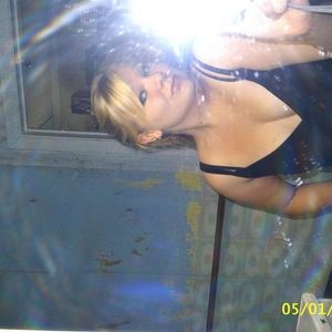 Profile Picture of Alexandra Johnston (@alexbbyx0) on Myspace