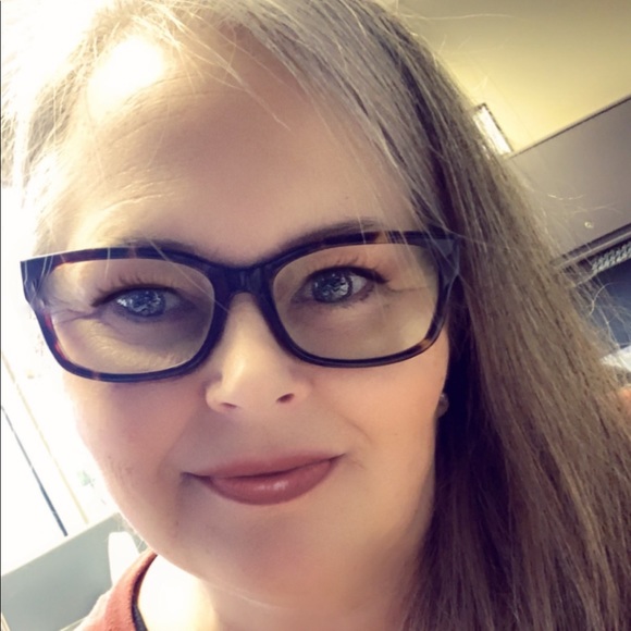 Profile Picture of Denise Turrentine (@deniseturrentin) on Poshmark