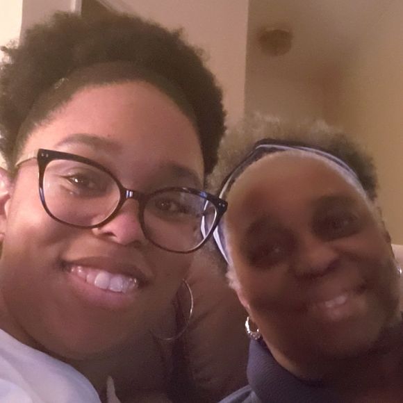 Rene Harper - Poshmark Profile Picture of Rene Harper (@rrenelove1) on Poshmark