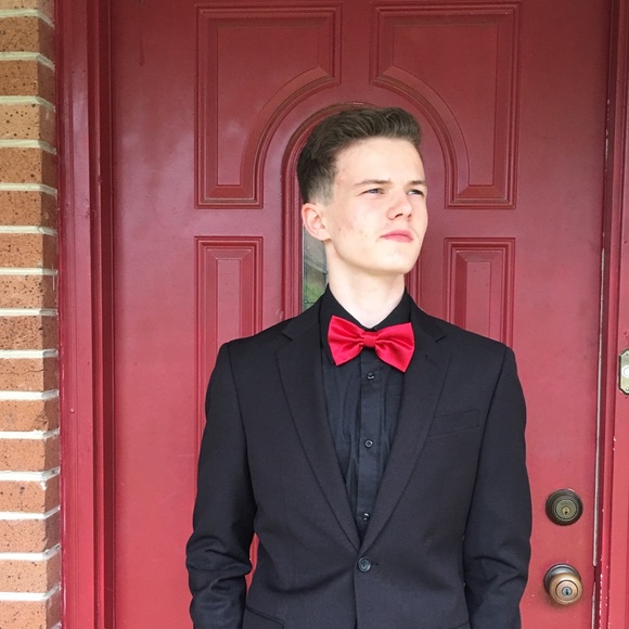 Profile Picture of Brayden Bracknell (@braydenbrack) on Poshmark