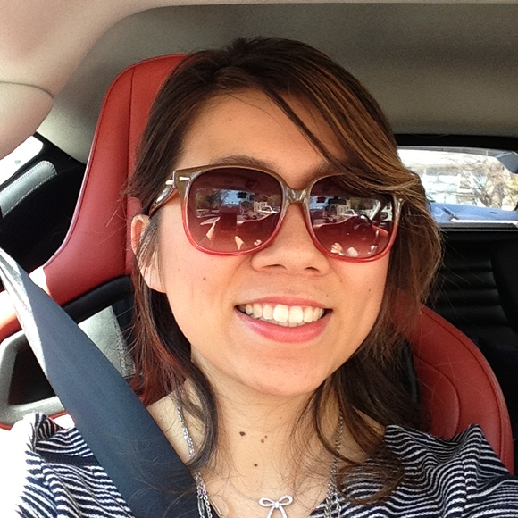 Profile Picture of Yun Li (@lovebb35) on Poshmark