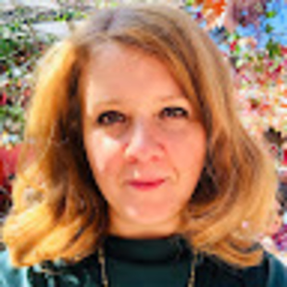 Profile Picture of Andreea Radulescu (@a_radulescu) on Poshmark