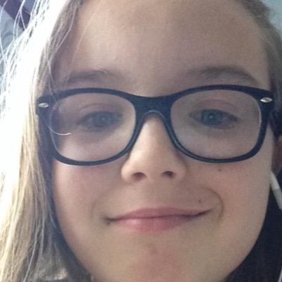 Profile Picture of Grace Gilchrist (@roxyrocksswag) on Twitter