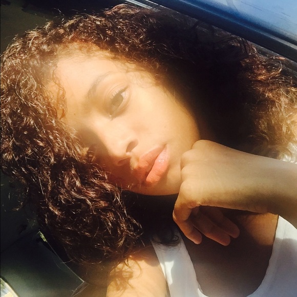 Jasmine Lora - Poshmark Profile Picture of Jasmine Lora (@qveenlora1230) on Poshmark