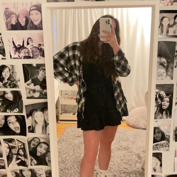 Profile Picture of ella (@.ellamichaud) on Tiktok