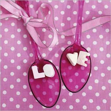 Profile Picture of Hayley Crossland (@AyliC1984) on Twitter