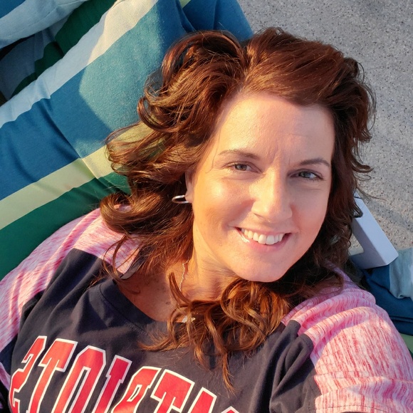 Profile Picture of Jamie Maletic (@jkmaletic) on Poshmark