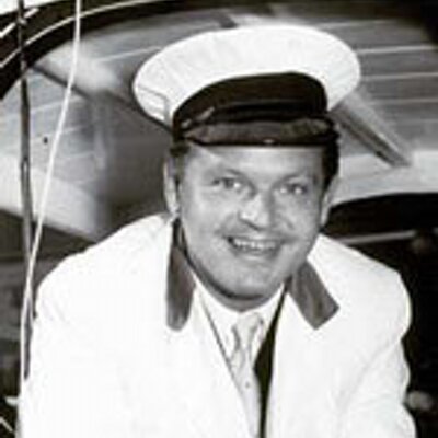 Profile Picture of Robert Massie (@@ErnieTheMilkman) on Twitter