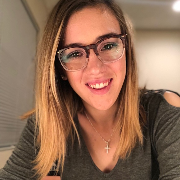 Profile Picture of Brittany Lovegren (@itsblove143) on Poshmark