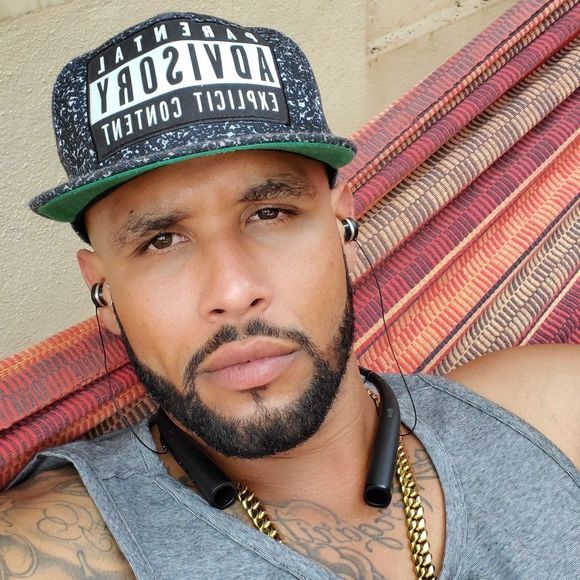 José m. Ares - Poshmark Profile Picture of José m. Ares (@cheomarley_1mvp) on Poshmark