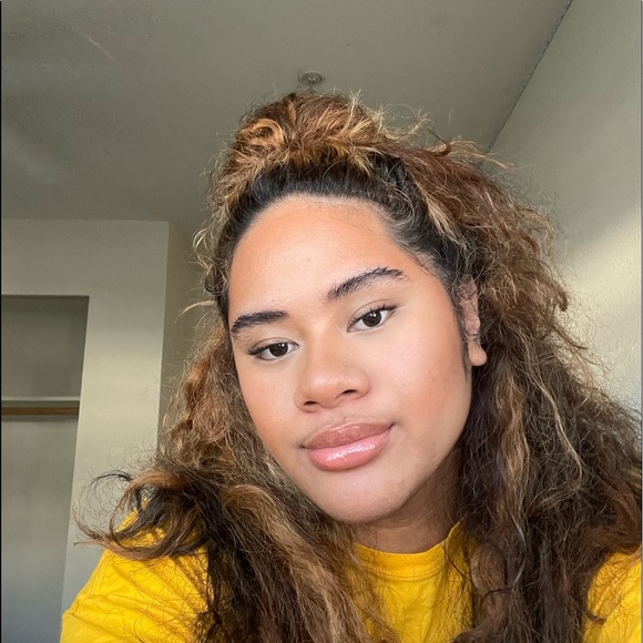 Profile Picture of Faafetai Falealii (@faafetaif) on Poshmark