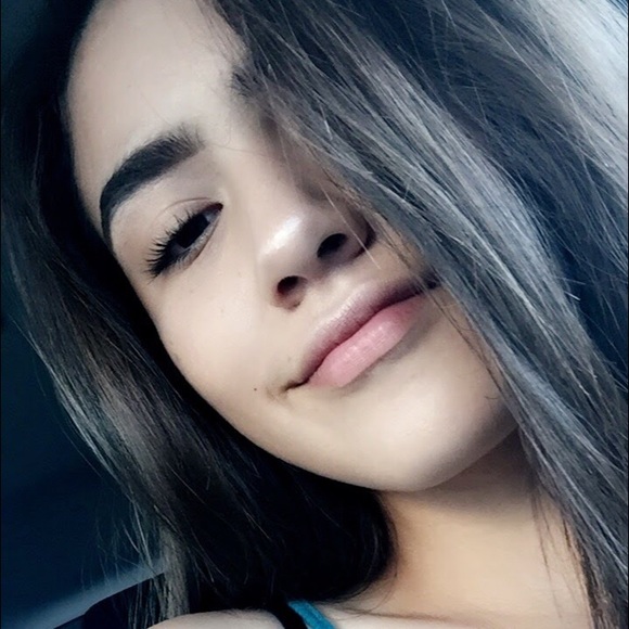 Profile Picture of Jimena Fierro (@jfierroperez) on Poshmark