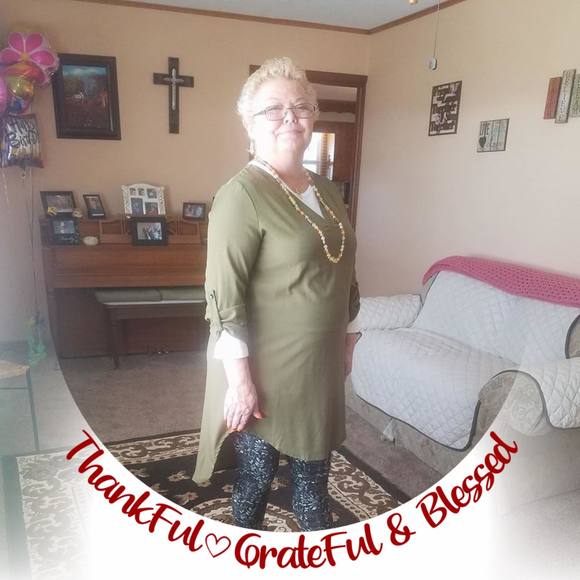 Profile Picture of Debbie Williams (@debbiekwill) on Poshmark