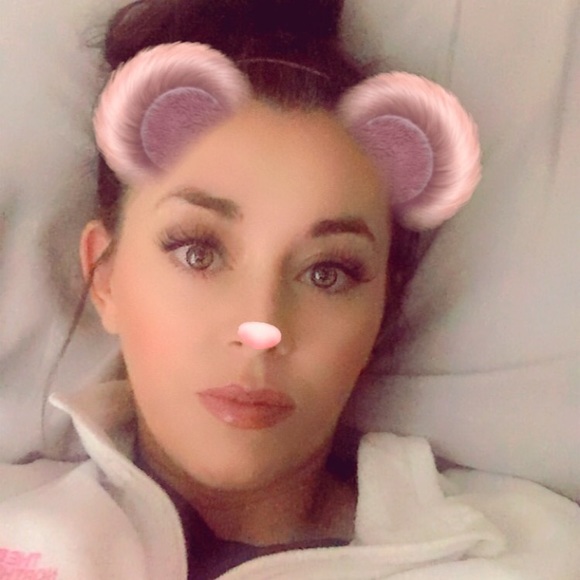 Profile Picture of Amanda Spicer (@spicemom3) on Poshmark