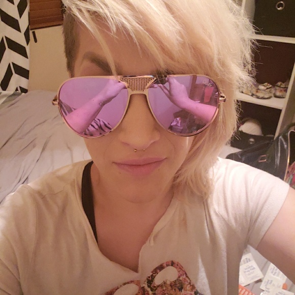 Alpha Golladay - Poshmark Profile Picture of Alpha Golladay (@aomega13) on Poshmark