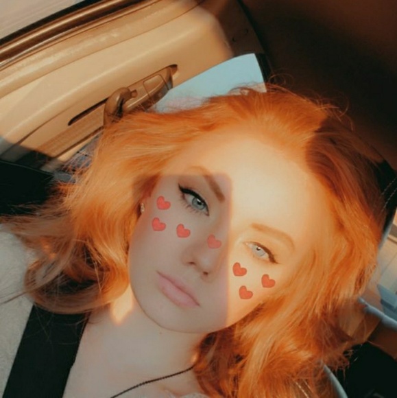 Profile Picture of Lily Peters (@21lpeters) on Poshmark