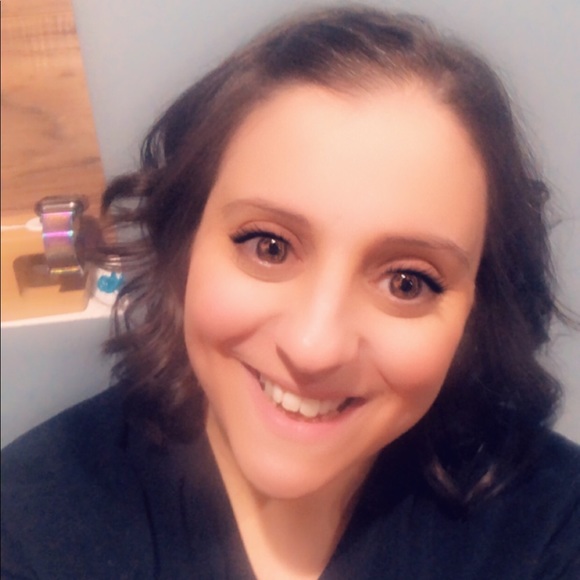 Profile Picture of Lyssa Mcclenahan (@jlm103108) on Poshmark