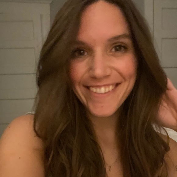 Profile Picture of Aimee Patras (@aimeepatras) on Poshmark