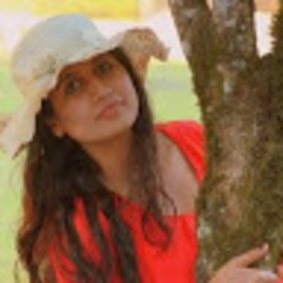 Profile Picture of Nanthini Muthuswamy (@nanthinim) on Poshmark