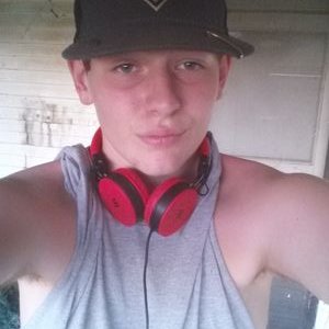 Profile Picture of Kyle Packard (@renispinkle56) on Twitter