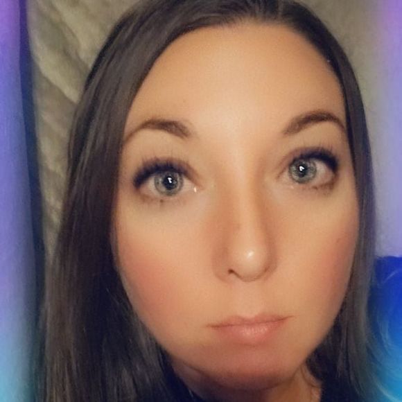 Profile Picture of Hope Verkler (@hopeverkler91) on Poshmark