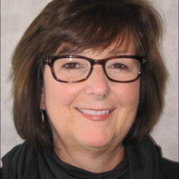 Profile Picture of Sara Huckfeldt (@sarahuck) on Poshmark