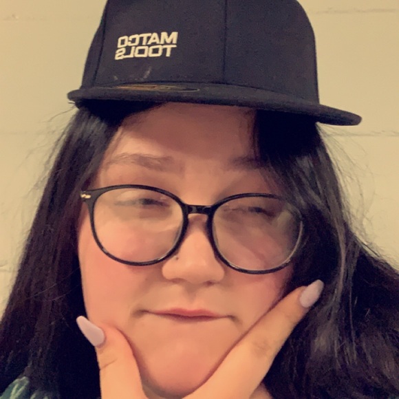 Profile Picture of Haylie Wyers (@hayliewyers) on Poshmark