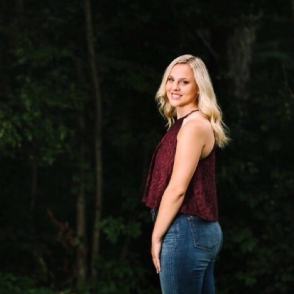 Profile Picture of Macey Sundwall (@mlsundwall2) on Poshmark