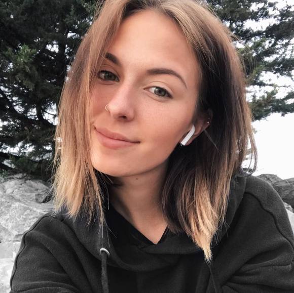 Profile Picture of Kateřina Kozáková (@kat_kozakova) on Poshmark