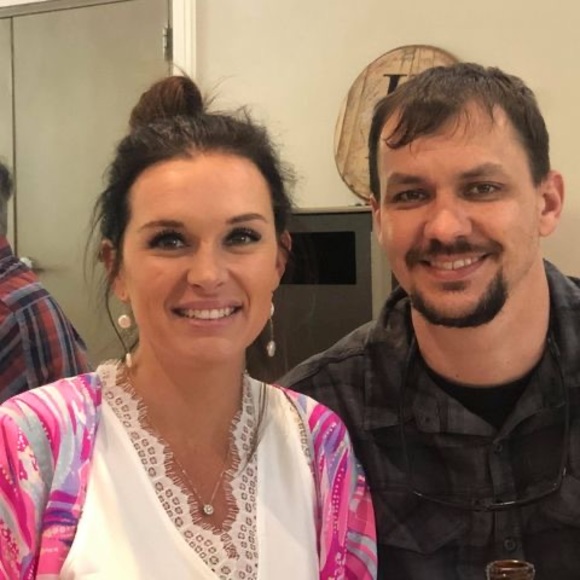 Profile Picture of Bradley Boone (@booneflooring) on Poshmark