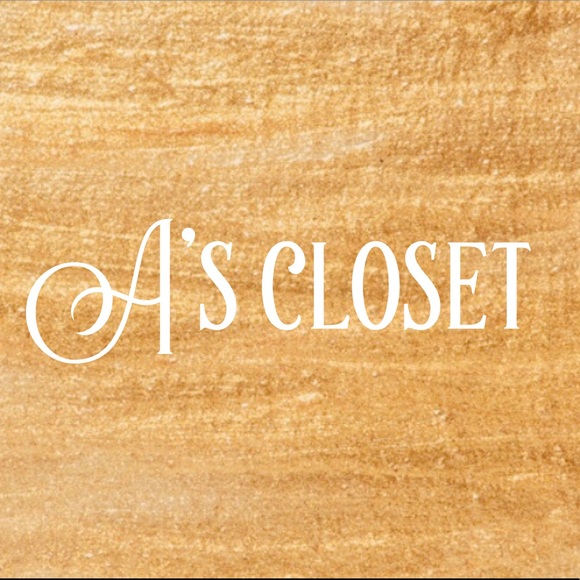 Profile Picture of Ariyana Suchora (@asuchora) on Poshmark