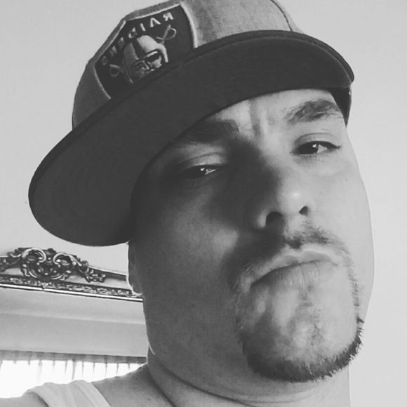 Profile Picture of Christopher Grubbs (@caliking916) on Poshmark