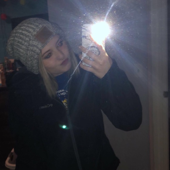 Profile Picture of Madison Grunseth (@madisongrunseth) on Poshmark