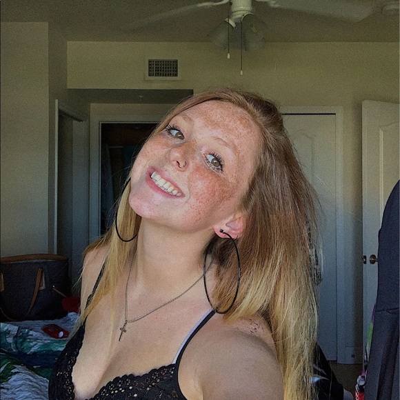 Profile Picture of Taylor Gunter (@taylorgunter2) on Poshmark