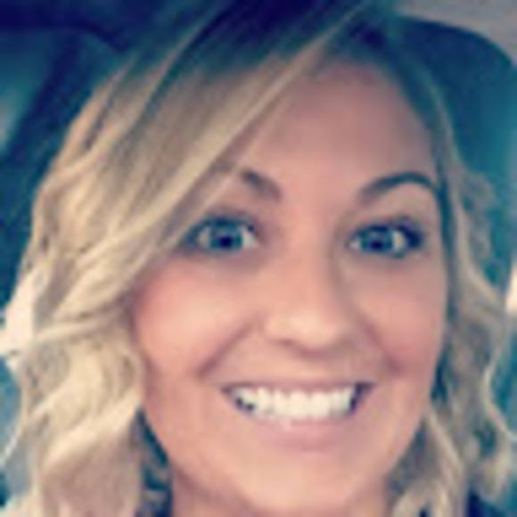 Profile Picture of Kristina Gromala (@kristinagromala) on Poshmark