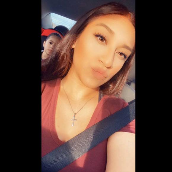 Profile Picture of Jessica Marie (@jessicamarie193) on Poshmark