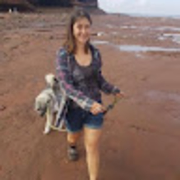 Profile Picture of Amanda deb Deschambeau (@amadebdee) on Poshmark