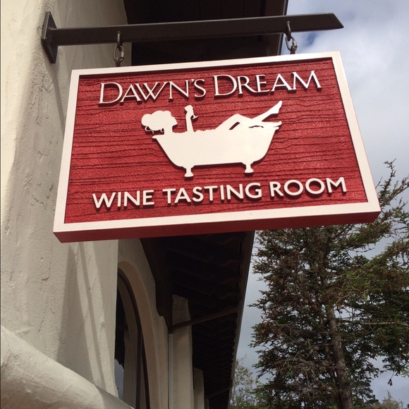 Profile Picture of Krissy Buehler (@krissyrbb) on Poshmark