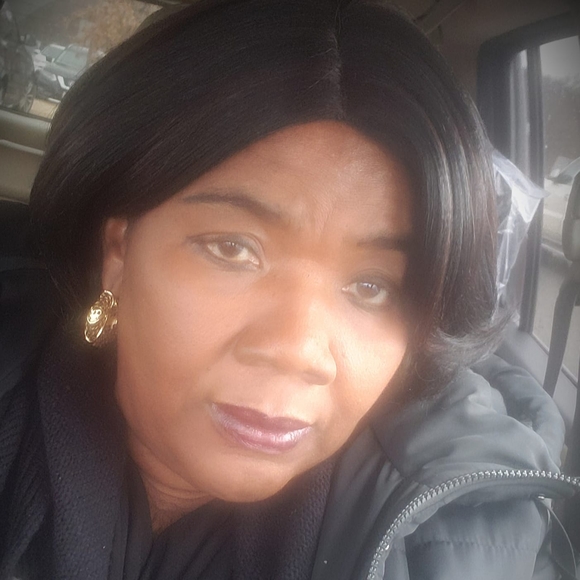Profile Picture of Marie v Elmera (@viviane562000) on Poshmark