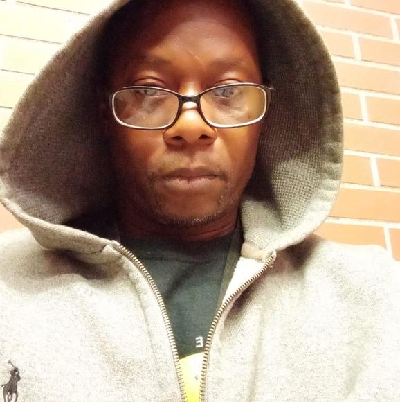 Profile Picture of Albert George (@albertgeorge977) on Poshmark