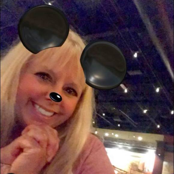 Profile Picture of Melissa Kunkel (@haley19951969) on Poshmark