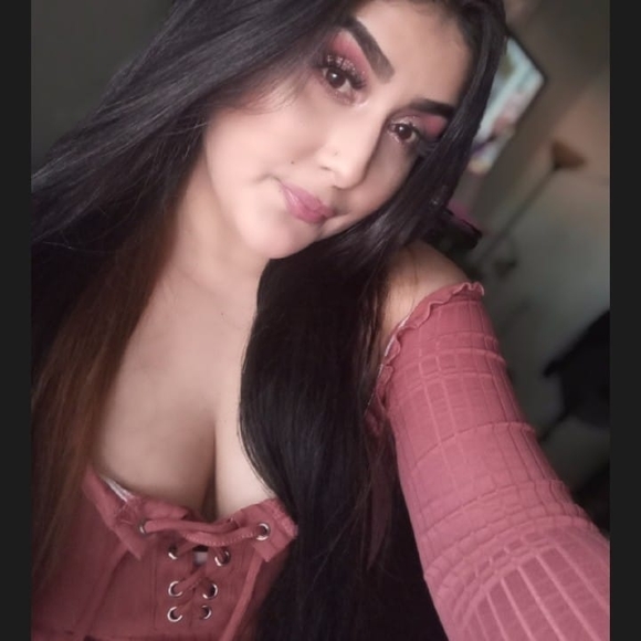 Profile Picture of Clarissa Chavez (@clarissachav365) on Poshmark