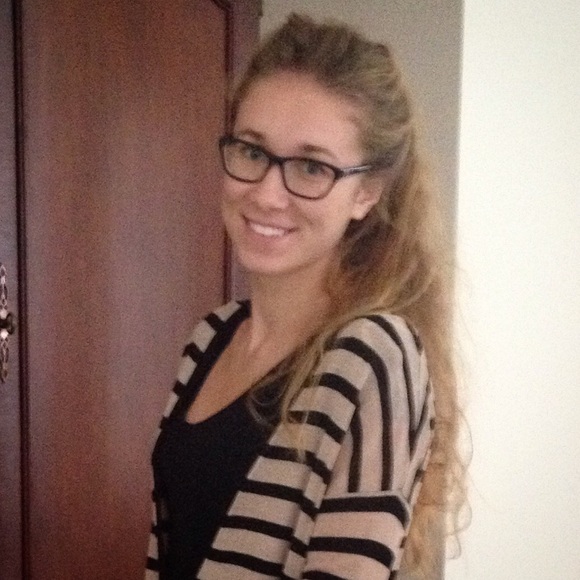 Katherine Huegel - Poshmark Profile Picture of Katherine Huegel (@katherinehuegel) on Poshmark