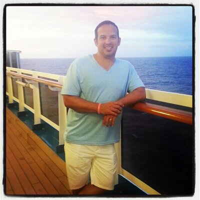 Profile Picture of Lawrence Espinoza (@larryespy) on Twitter