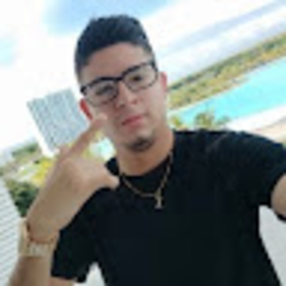 Profile Picture of Leonardo Serrano lara (@leoserrano1796) on Poshmark