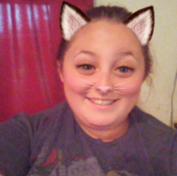 Hailey Coalson - Poshmark Profile Picture of Hailey Coalson (@mrs_dillow) on Poshmark