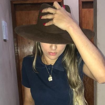 Profile Picture of Renata Lima (@Renata97oliver) on Twitter