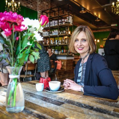 Profile Picture of Sarah Niblock (@SarahN1block) on Twitter